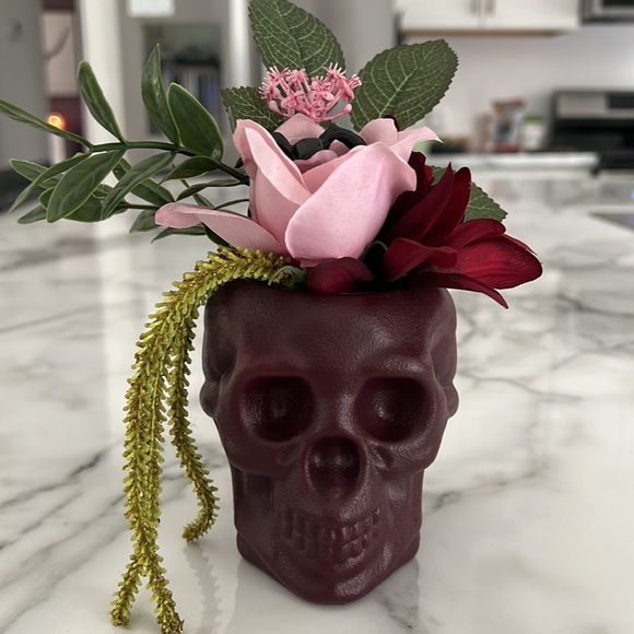 Target Bullseye 2023 - NWT - Faux Fall Bouquet in Skull Vase - Picture 6 of 8